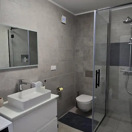 Laganini, I&i Apartment Tar-Vabriga