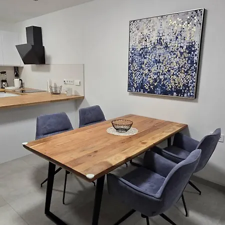 Lägenhet Laganini, I&i